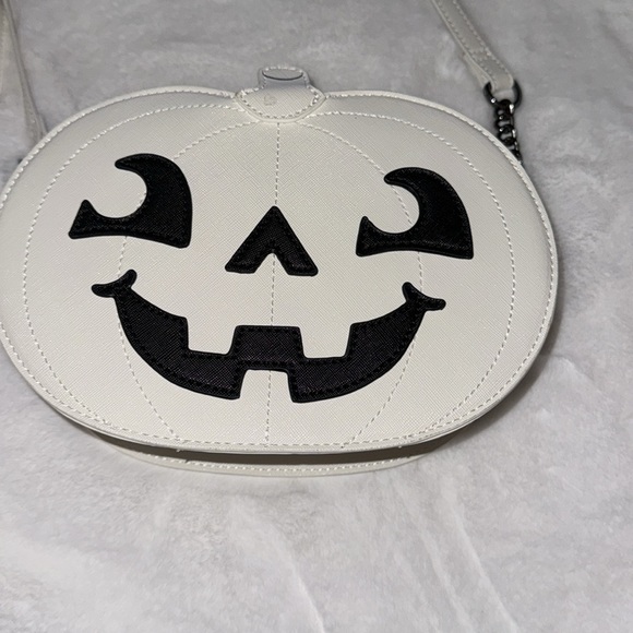 Mad Engine White Pumpkin Jack O'Lantern Crossbody Purse, Cute Halloween Bag NWOT - Picture 2 of 8
